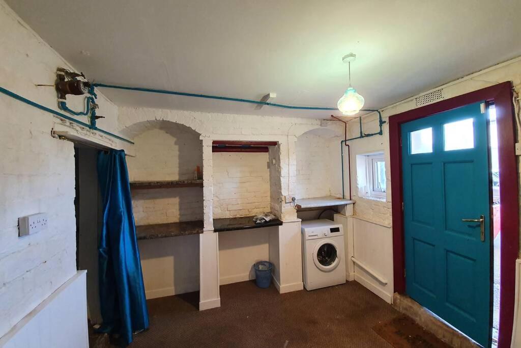 Cosy, Quirky, Comfy 'N' Chic House- Apartman Swindon Kültér fotó
